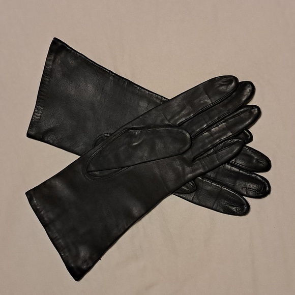 Fownes Women Black Leather Gloves with 100% Silk Lining Fitted Elegant Driving - Picture 2 of 9